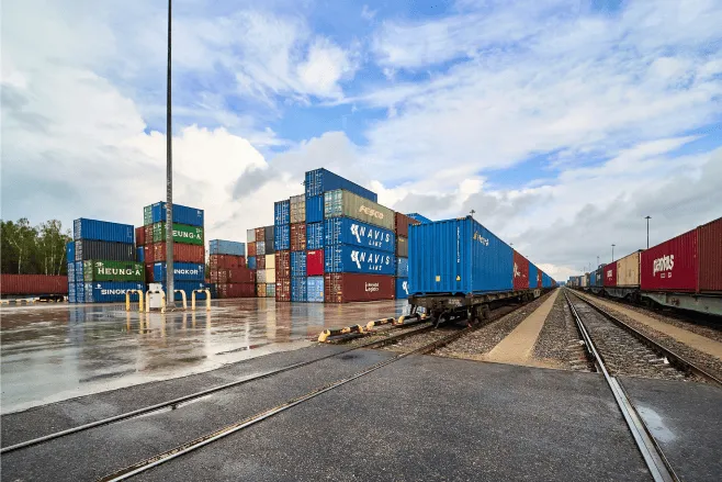 В рамках V Международного транспортно-логистического бизнес-форума «New Silk Way» на тему «Транспорт и логистика – новые возможности» (Казахстан, г. Алматы) было подписано Соглашение о сотрудничестве между компаниями ООО «ЛОГОПЕР» и АО «KTZ Express»
